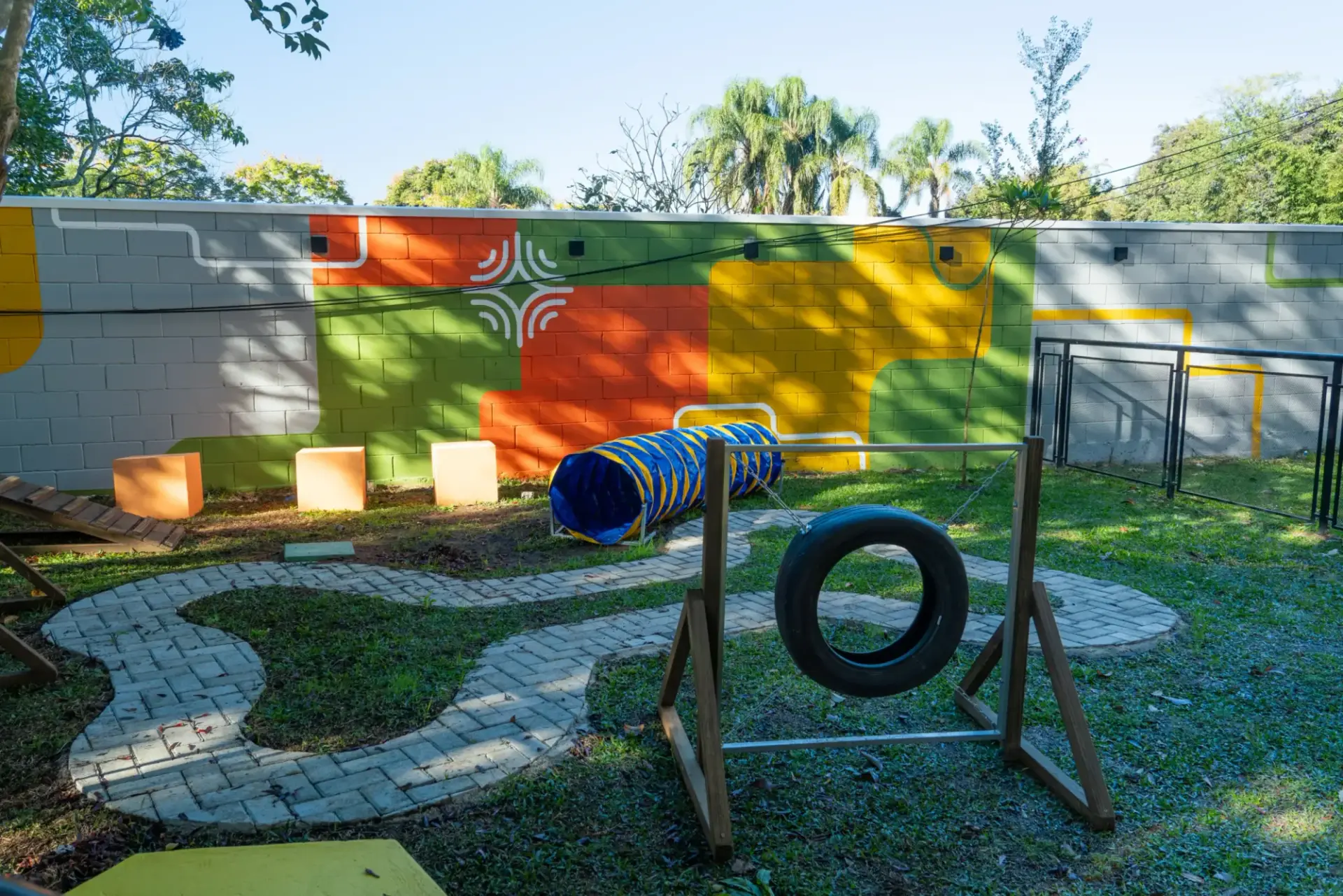 Pet square do MEO Hauer entregue, com túnel e balanço de pneu